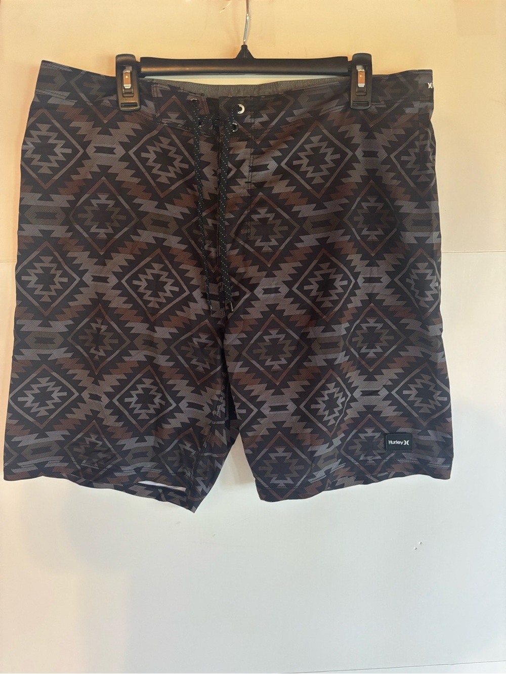 Hurley Men’s Black and Gray Geometric Board Shorts